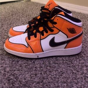 Air Jordan 1 Mid SE Turf Orange Black White